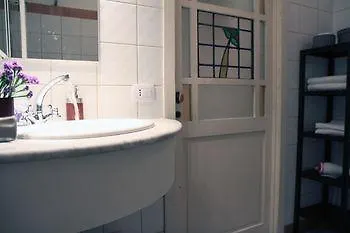 Cibele Oda ve Kahvaltı Roma